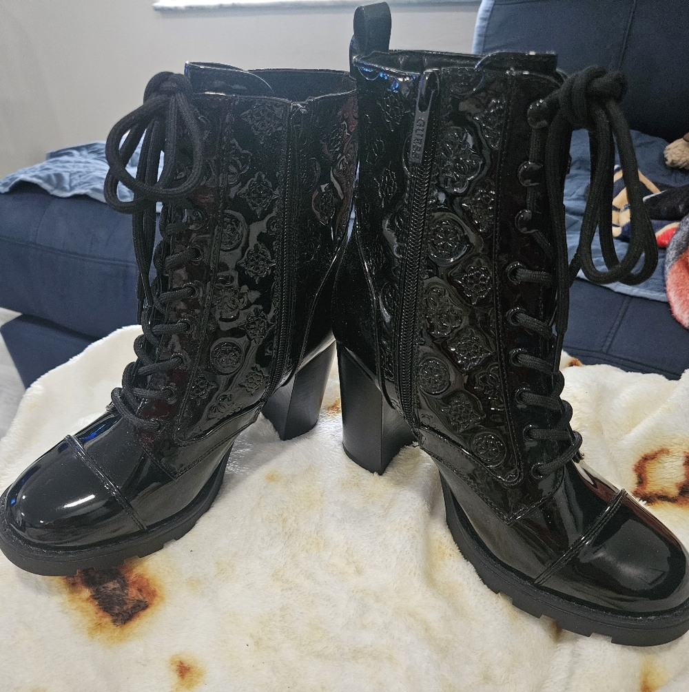 Women's Black Patent Lace-Up Block Heel Boots